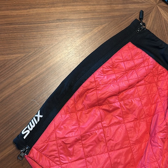 Swix Menali quilted skirt, red, size medium in women’s US. Never worn - Picture 3 of 4